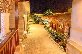 Hotel Kura Kura Resort