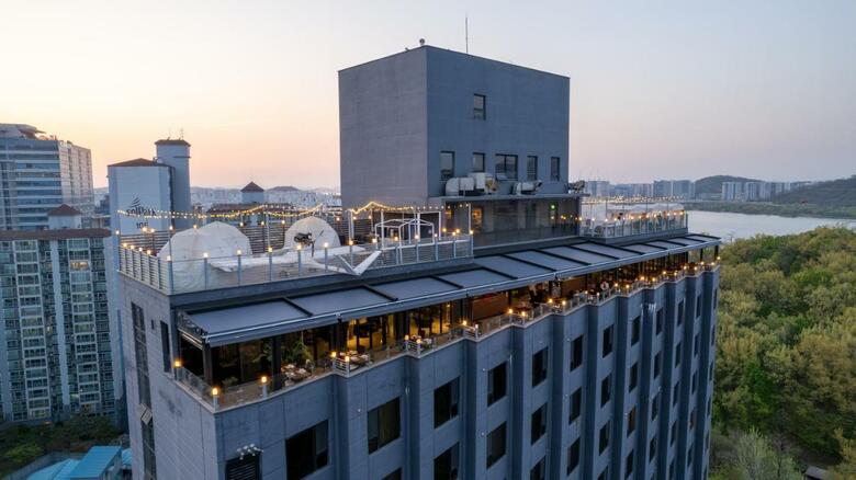 Jk Blossom Hotel