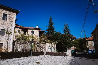 Trikolonion Country Hotel