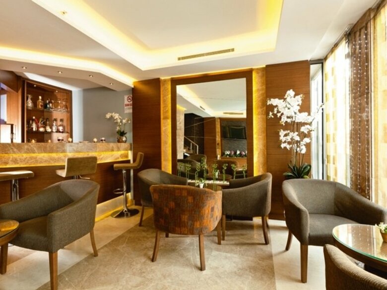 Emerald Hotel