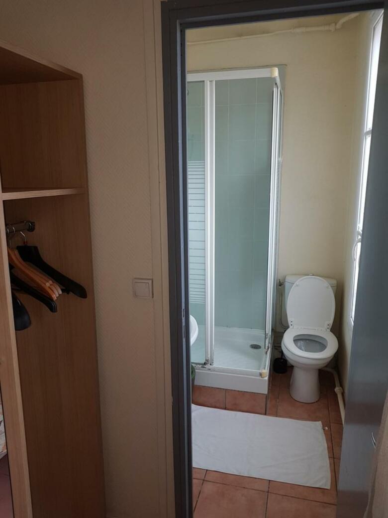Au Royal Mad Hotel