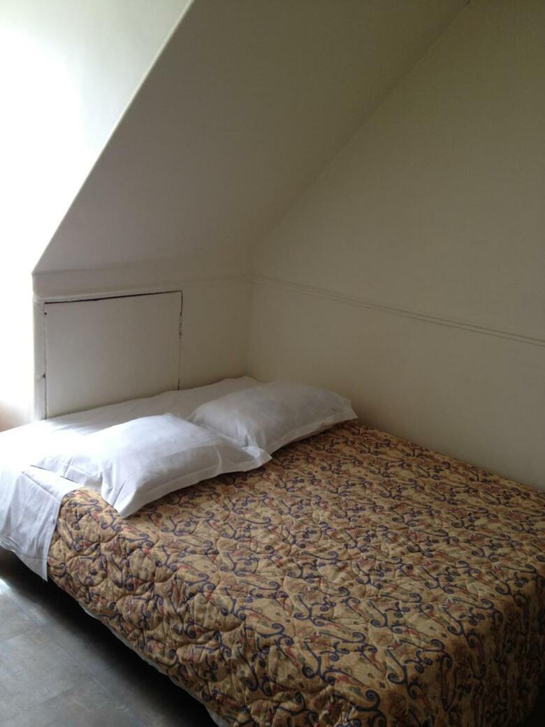 Au Royal Mad Hotel
