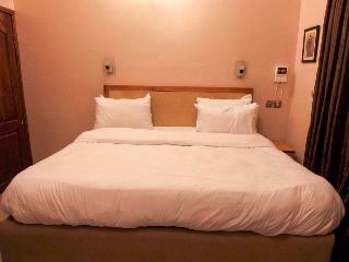 Dv8 Hotel