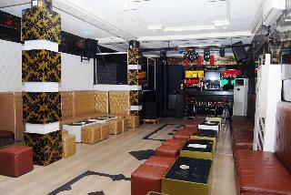Royal Park Hotel & Suites