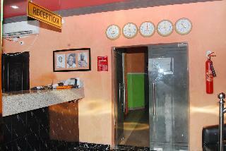 Royal Park Hotel & Suites
