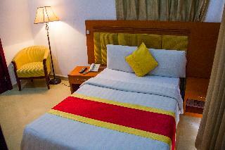 Hotel Crystal Court
