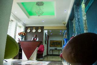 Hotel Crystal Court