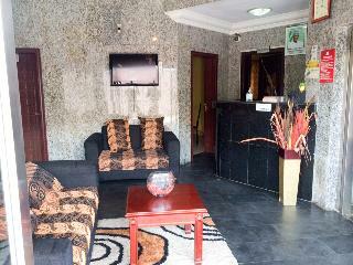 Golden Bird Hotel & Suites