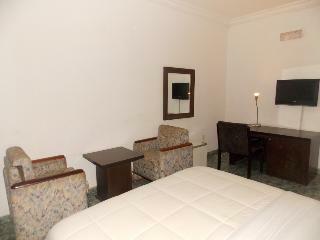 Savannah Suites Hotel