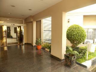 Savannah Suites Hotel
