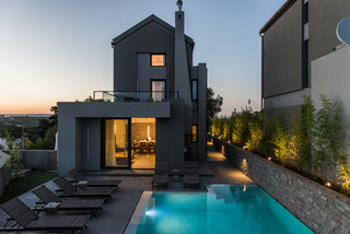 Mountain Views At Luxury Villa Blanche