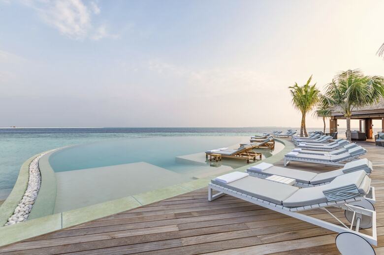 Hotel Hurawalhi Island Resort