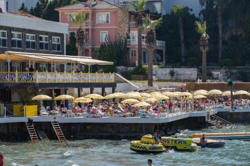 Marti Beach Hotel