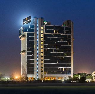 Hotel Golden Tulip Suites Gurgaon