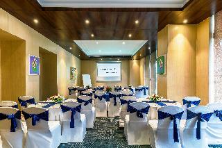 Hotel Golden Tulip Suites Gurgaon