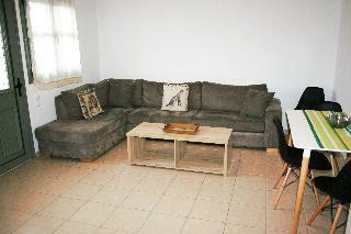 Lagoon View Apartments - Adults Only
