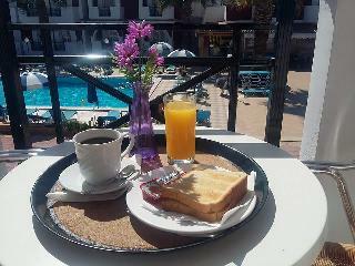Apartamentos Yakinthos Hotel