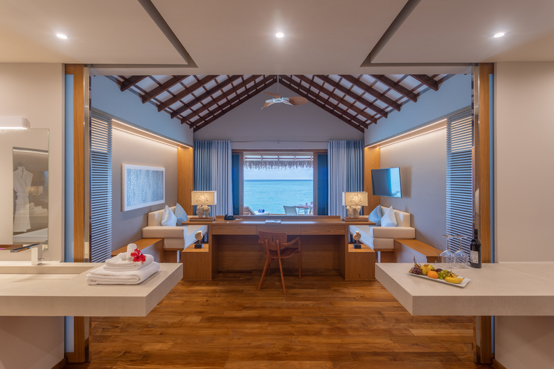 Hotel Cinnamon Velifushi Maldives