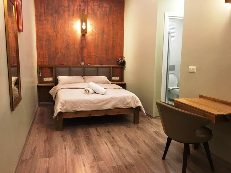 Hotel Second Home Suites