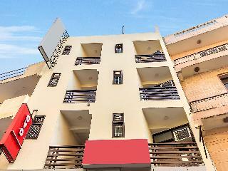 Oyo 7578 Hotel Luck Residency