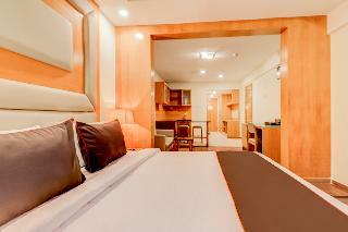 Hotel Collection O 30121 The Mayer