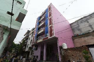 Hotel Oyo 16482 Aster Studio Stay