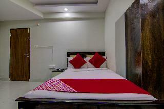 Hotel Oyo 16744 Live Inn Castle