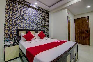 Hotel Oyo 16744 Live Inn Castle