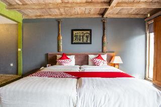 Hotel Oyo 1215 Tree House Villa