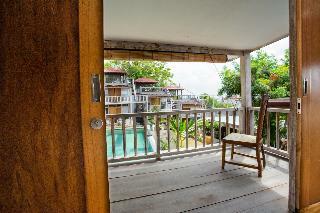 Hotel Oyo 1215 Tree House Villa