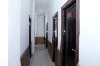 Oyo 861 R Four Hotel