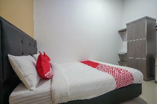 Hotel Oyo 945 Mega Kost 2
