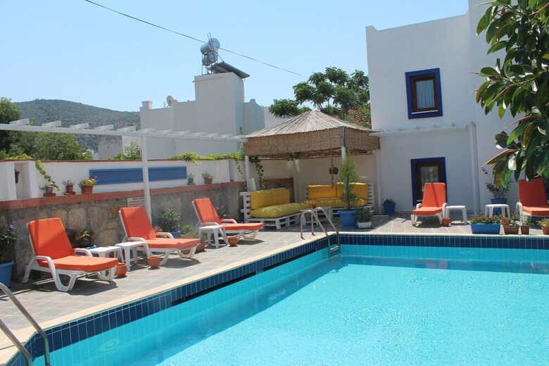 Hotel Oya & Suites