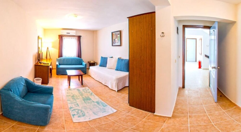 Hotel Oya & Suites