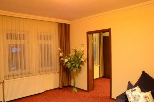 Kircuval Hotel