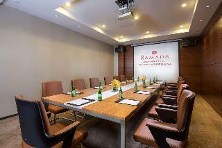 Hotel Ramada Shenzhen Baoan