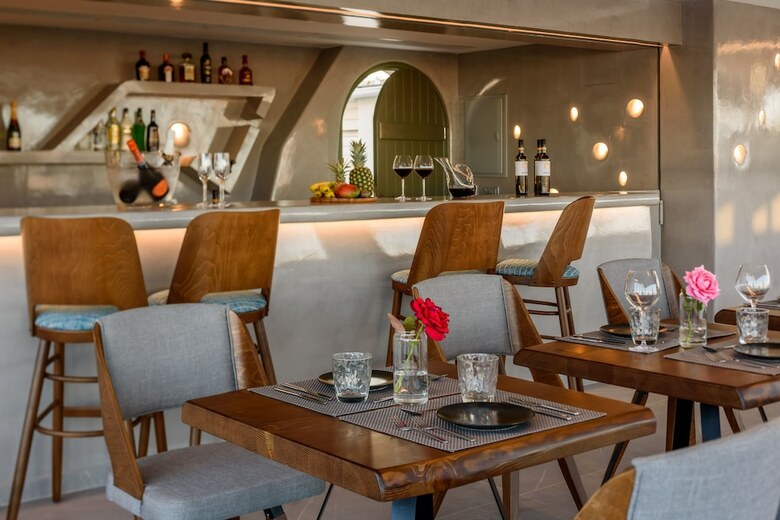 Hotel Elements Of Caldera Suites