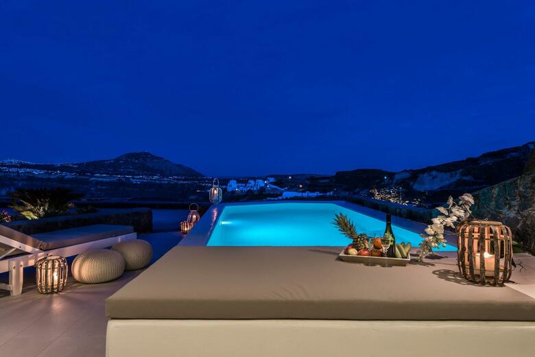 Hotel Elements Of Caldera Suites