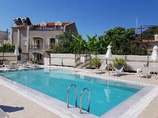 Notos Luxury Studios & Apartments