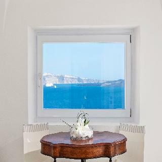 Canaves Oia Boutique Hotel