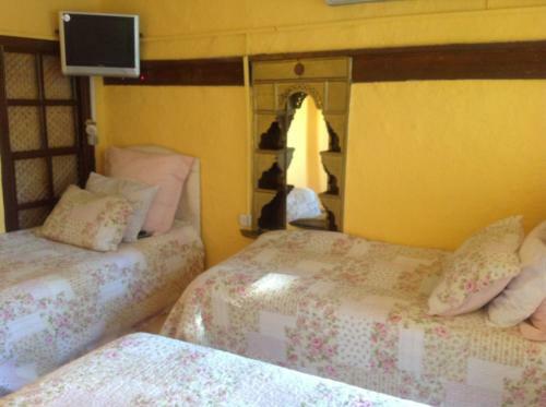 Hostal Charly's Pension