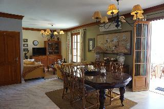 Villa Faros Residence