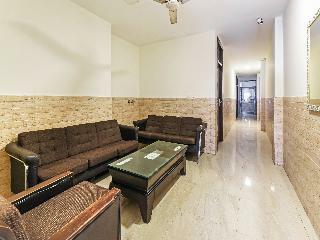 Hotel Silverkey Executive Stays 19389 Divine Inn