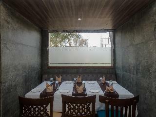 Oyo 13468 Hotel Jai Malhar Residency