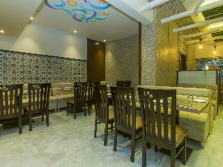 Oyo 18748 Hotel Metro Palace