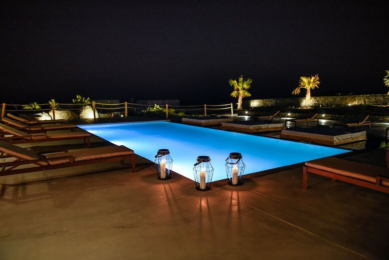 Hotel Myconian Crown Suites