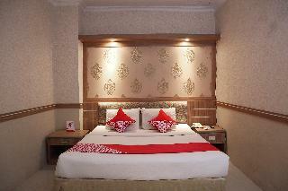 Oyo 742 Mona Plaza Hotel
