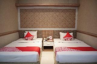 Oyo 742 Mona Plaza Hotel
