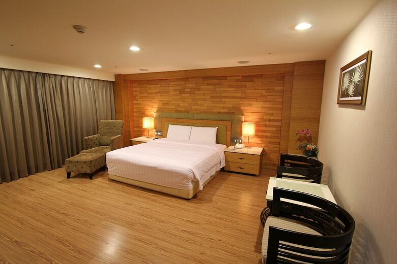 Shihzuwan Hotel - Kaohsiung Station