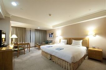 85 Sky Tower Hotel